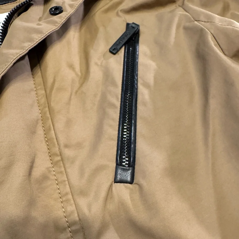 Calvin Klein Women’s Brown Windbreaker with Black Details - Picture 5 of 10
